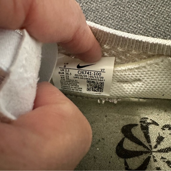 Nike Vapormax Flyknit - Picture 12 of 13